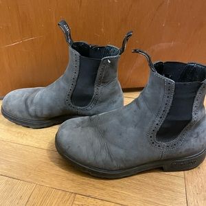 Blundstones